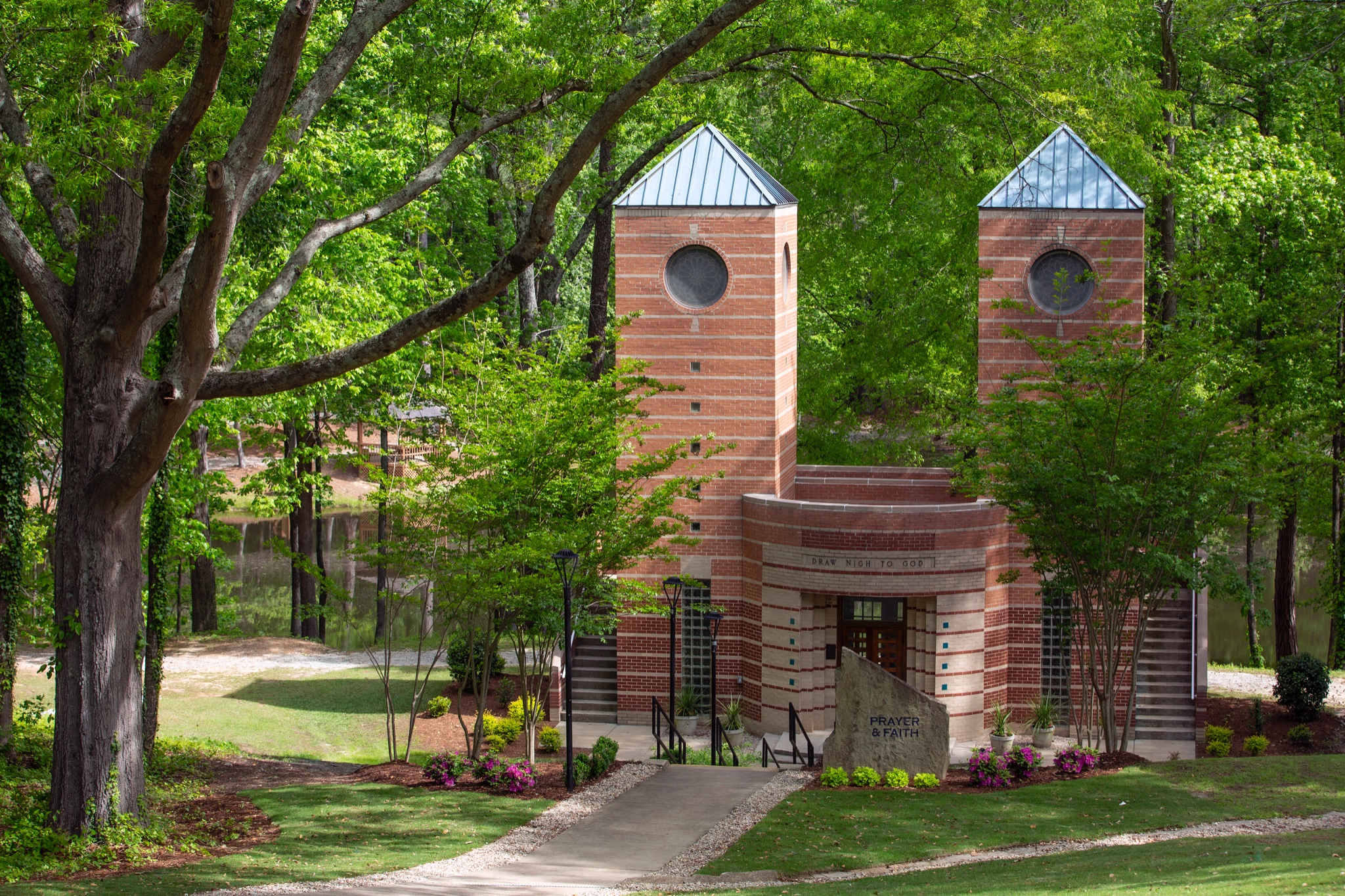 Whether you want to visit on campus or online, we're ready to meet you!